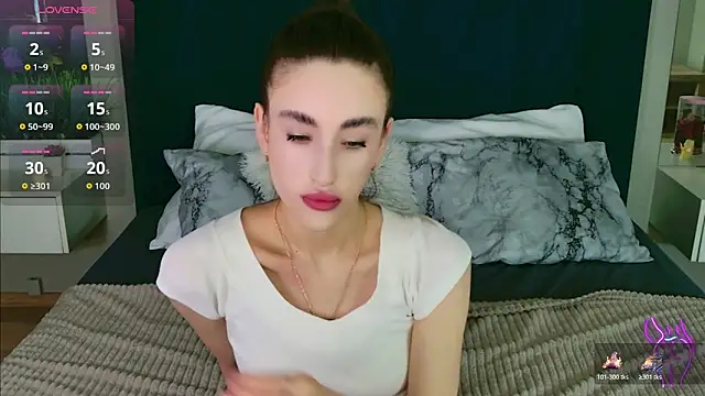 MadisonRen online show from June 22, 2026, 11:18 am