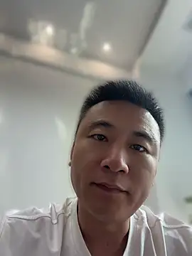 xiaonizi online show from August 6, 2026, 6:37 am
