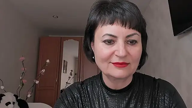 Snapshot of Helen_Beller chatting on July 21, 2026, 1:13 pm Helen Beller online show from July 21, 2026, 1:13 pm