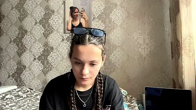 MarlynSiefkes online show from July 20, 2026, 10:39 am