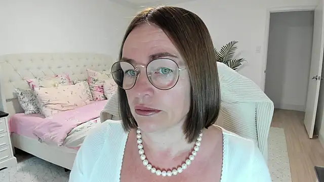 Vika73 online show from July 26, 2026, 11:28 am
