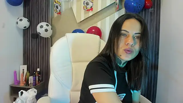 MadisonYoung000 online show from June 29, 2026, 12:27 pm