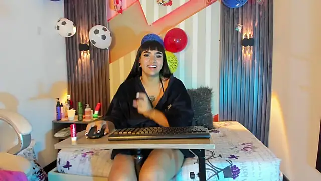 MadisonYoung000 online show from June 30, 2026, 12:17 pm
