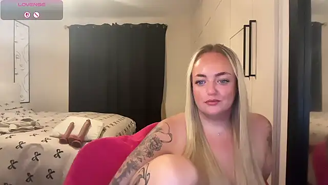 CurvyWetWife online show from June 27, 2026, 7:46 am