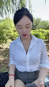lylxili online show from July 19, 2026, 1:53 am
