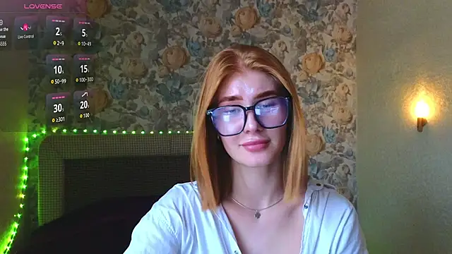 Juli Ginger online show from July 14, 2026, 2:45 pm