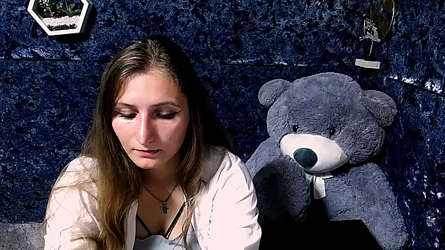 Jenny smille  online show from July 17, 2026, 5:14 am