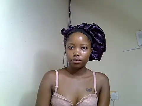 Pretty kitty48 online show from June 18, 2026, 12:53 pm