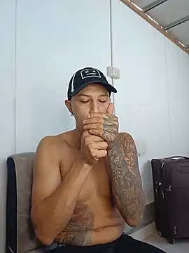 Andreesr online show from June 26, 2026, 2:54 pm