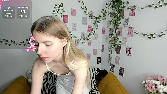 Honey Lia online show from June 10, 2026, 11:53 am