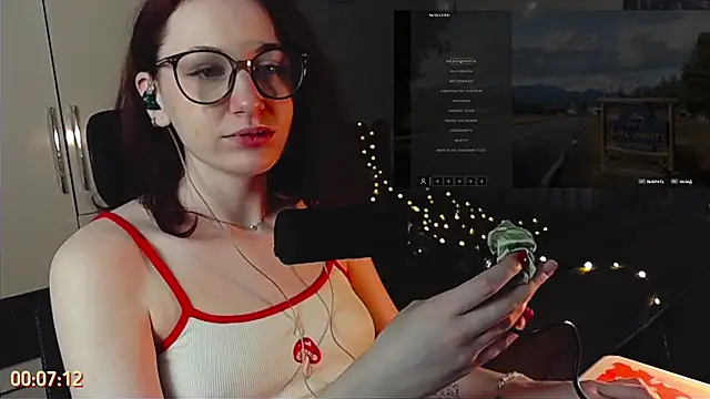 PricklyPeach online show from August 7, 2026, 9:06 pm