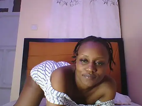 Snapshot of Ellaa_doll chatting on June 17, 2026, 10:32 pm Ellaa doll online show from June 17, 2026, 10:32 pm