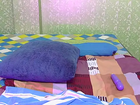 Snapshot of Itz-jasleen chatting on July 7, 2026, 7:56 am Itz-jasleen online show from July 7, 2026, 7:56 am