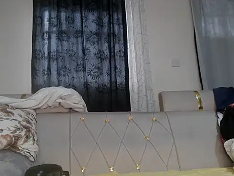 sexyleah25 online show from July 11, 2026, 2:42 pm
