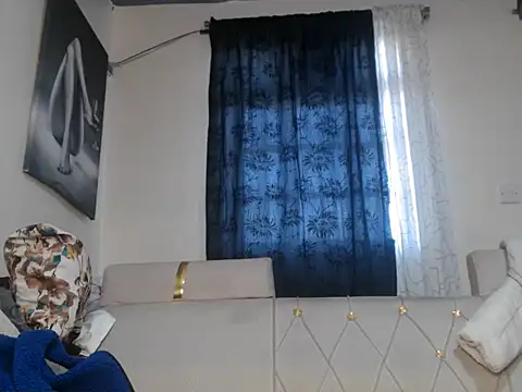 sexyleah25 online show from July 13, 2026, 5:43 am