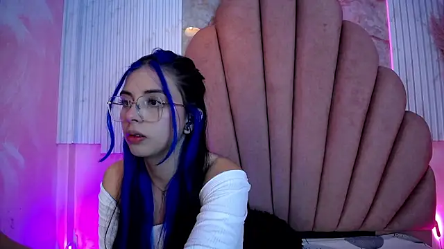 Kyomi Hunt online show from July 26, 2026, 4:42 am