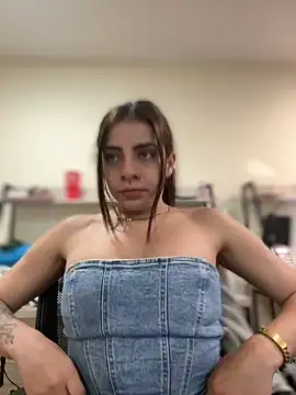 Hanna Cruz  online show from July 15, 2026, 7:08 pm