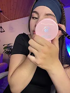 Angela pink18 online show from May 28, 2026, 7:44 pm
