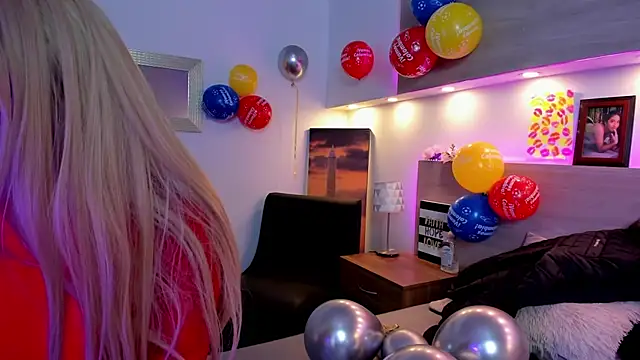 Nina-Mars online show from June 24, 2026, 8:41 pm