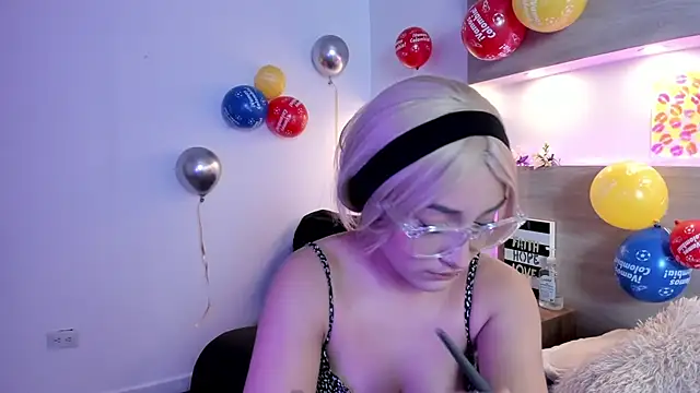 Nina-Mars online show from June 25, 2026, 1:48 pm