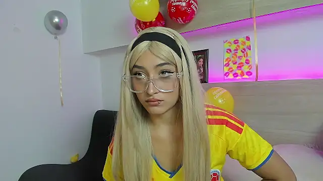 Nina-Mars online show from July 7, 2026, 8:24 pm