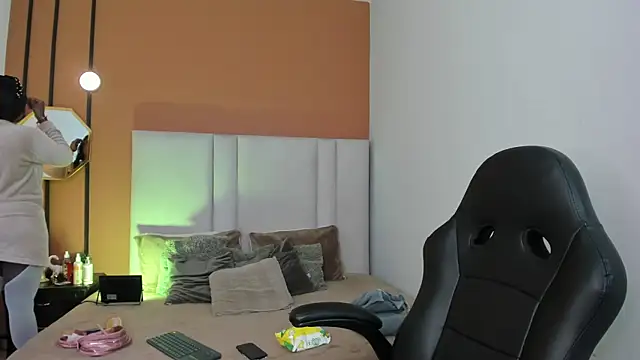 Mia boobs24 online show from July 14, 2026, 12:22 pm