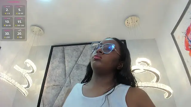 ZoeBrowns online show from July 14, 2026, 12:44 pm