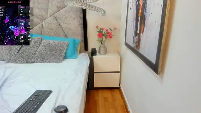 ZoeBrowns online show from July 23, 2026, 1:09 pm