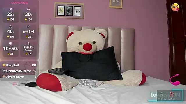ORIANNA 21 online show from June 11, 2026, 12:32 am