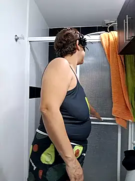 HOTANDSKINNY online show from July 14, 2026, 11:16 am