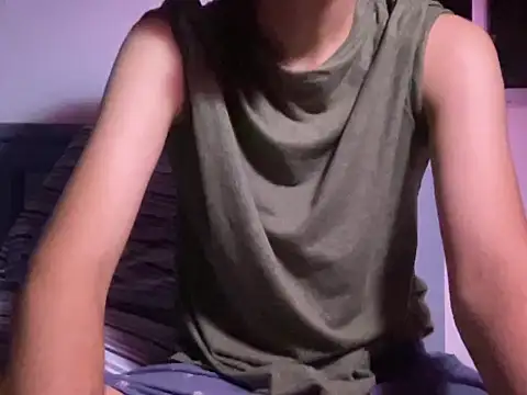 candyperfumeboy online show from June 20, 2026, 5:32 am