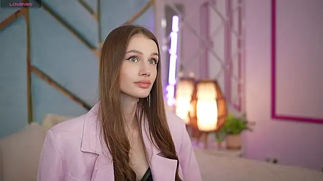 SophiaDream  online show from July 23, 2026, 1:09 pm
