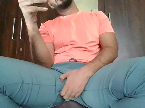 Snapshot of SaltyYoungDaddy chatting on May 22, 2026, 7:26 am SaltyYoungDaddy online show from May 22, 2026, 7:26 am