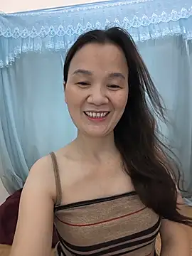 Lye lovely online show from June 3, 2026, 1:25 pm