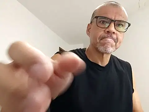 Gaceru01006 online show from June 26, 2026, 2:21 pm