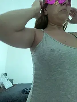 lulupiecitosamor online show from June 9, 2026, 12:28 pm