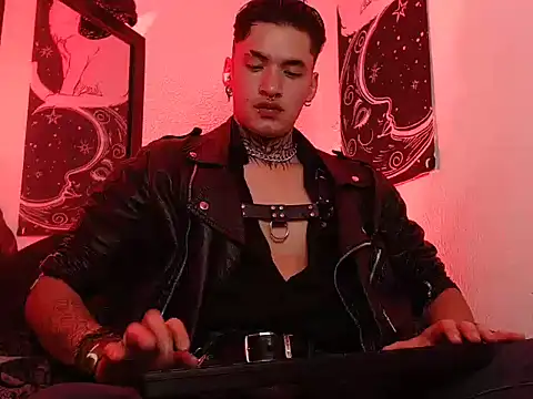 AlecBanne  online show from August 6, 2026, 9:06 pm