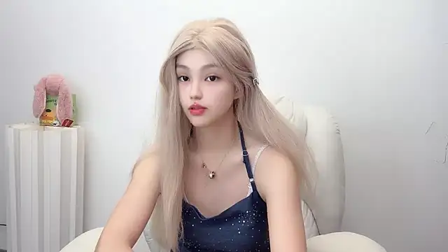 jiangjiang2005 online show from June 7, 2026, 4:11 pm