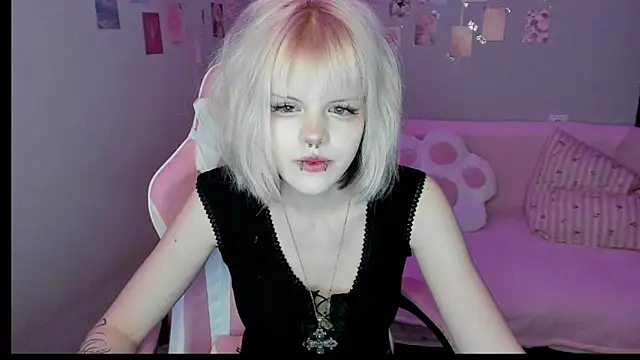 VelvetAlice online show from July 15, 2026, 8:36 pm
