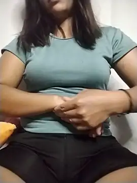 Blushmuse23 online show from July 18, 2026, 11:47 am