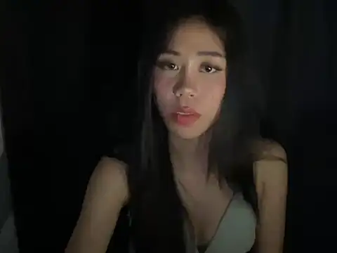 amberluiss online show from June 22, 2026, 10:23 am