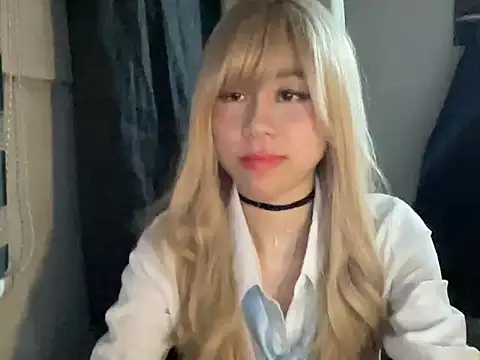 amberluiss online show from July 14, 2026, 11:38 am
