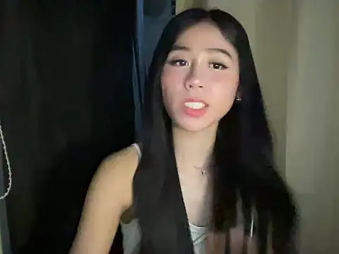 amberluiss online show from July 17, 2026, 12:23 pm