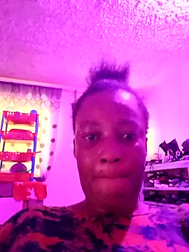 QueenLave online show from May 27, 2026, 10:45 am