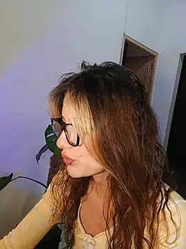karenarango online show from June 17, 2026, 8:28 am