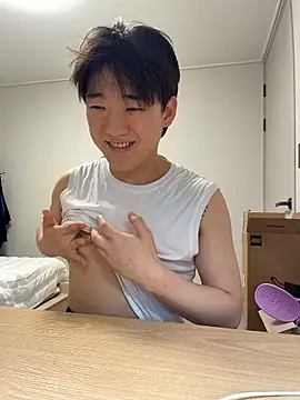 k-kinky online show from June 17, 2026, 4:08 pm