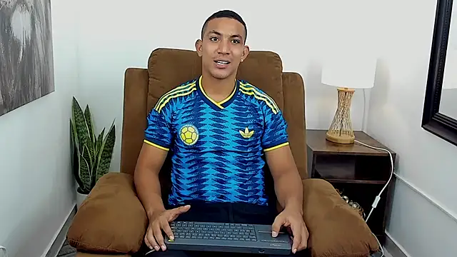 Chirs Arthus online show from July 16, 2026, 12:38 am