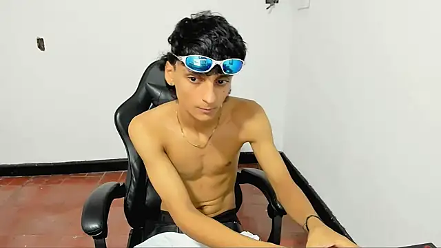 Leal cute666 online show from June 5, 2026, 7:03 am