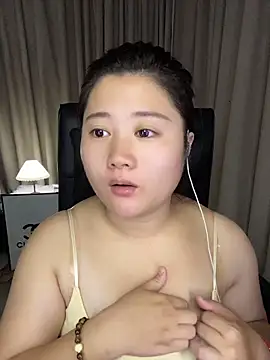 Snapshot of Luckysisi-s chatting on June 6, 2026, 1:27 pm Luckysisi-s online show from June 6, 2026, 1:27 pm