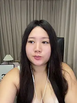 Snapshot of Luckysisi-s chatting on July 13, 2026, 1:14 pm Luckysisi-s online show from July 13, 2026, 1:14 pm